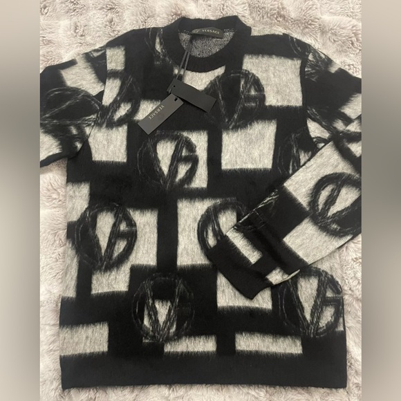 VERSACE MENS EMBROIDERED SWEATER SZ M/L - Picture 7 of 9
